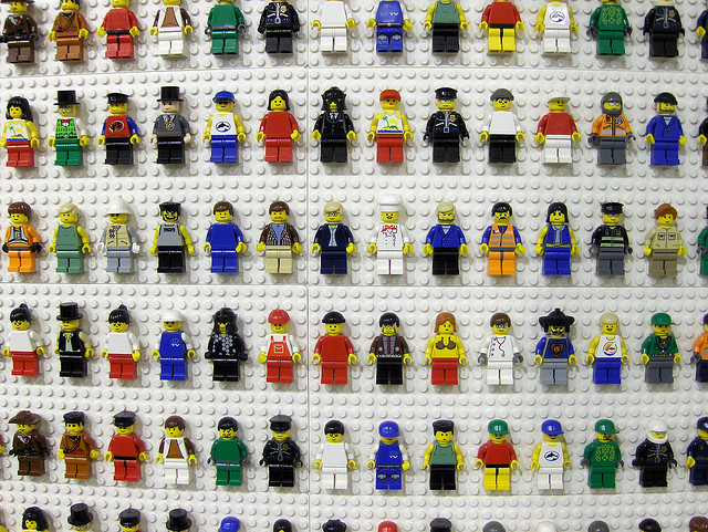 Centralized or Decentralized: The Hybrid Social Media Approach