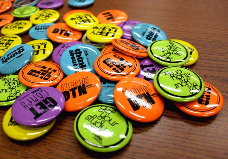 Meetups and Photo Booths and Deals, Oh My! —  Using Social Media to Create Hybrid Events on Your Campus