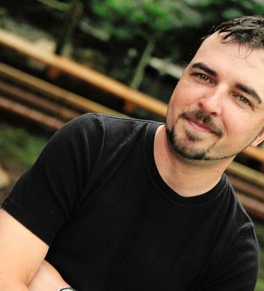 Six Questions with Scott Stratten
