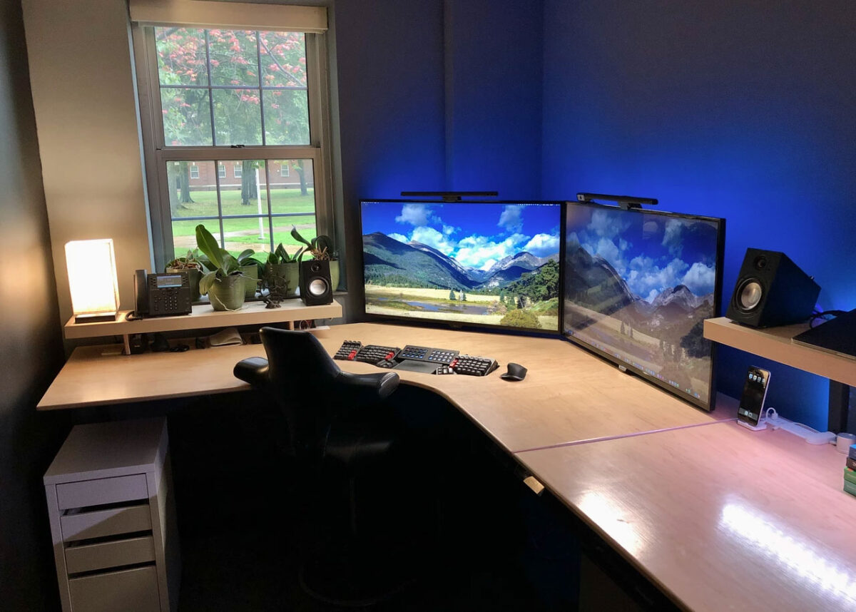 Jonathan Woolson's monitor setup